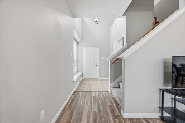 Photo - 71 Summer Haze Cir
