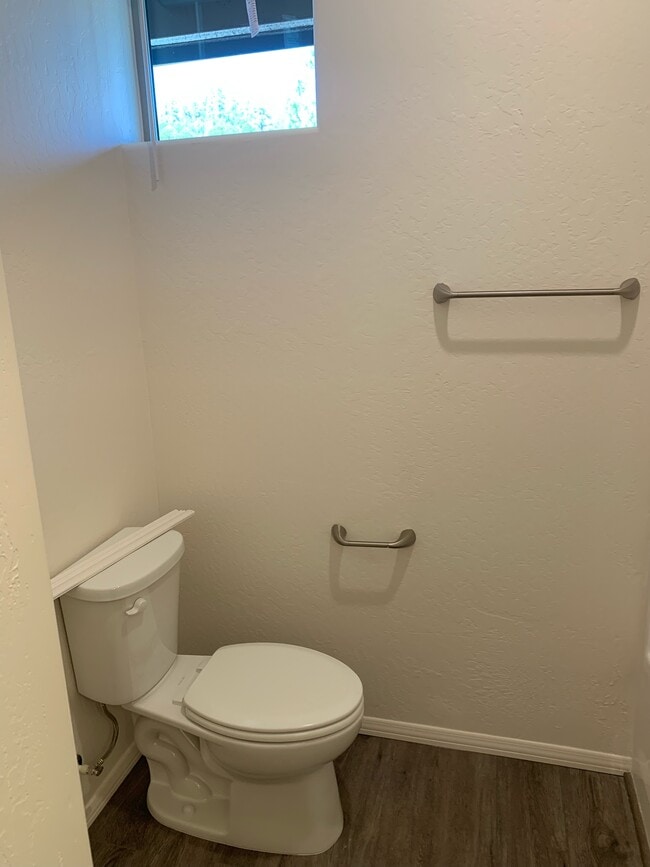 Photo - 1650 E Ponderosa Pkwy Unit 113