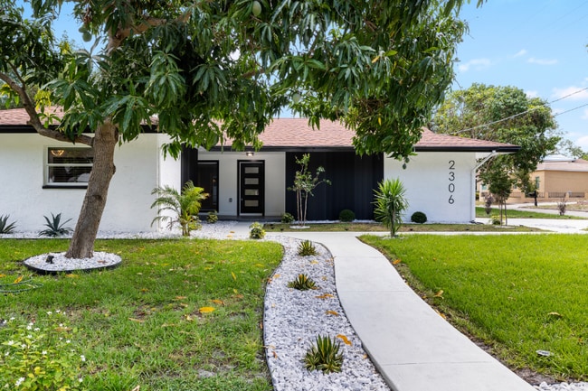 Photo - 2306 S San Jose Cir