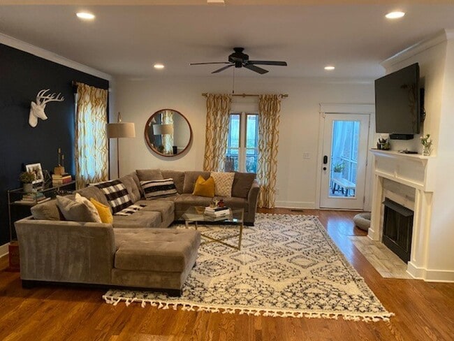 Photo - Craftsman Inspired 3 Bed/ 2.5 Bath Home in Cleveland Park, Fenced Yard, Pet Friendly, Screened Po...