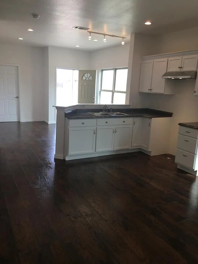 Photo - 13718 Biggs St