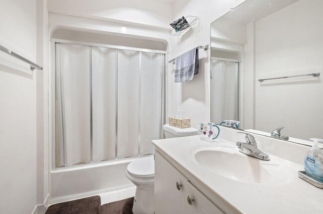 Photo - 937 W Heritage Ct Unit 201