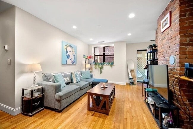 Photo - 95 Gainsborough St Unidad 307
