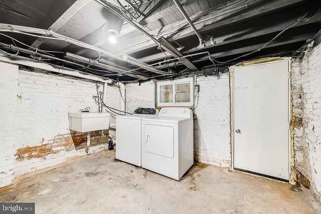 Photo - 315 S Newkirk St