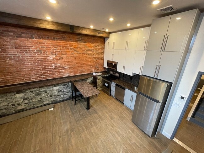 Photo - 1028 Commonwealth Ave Unit 102