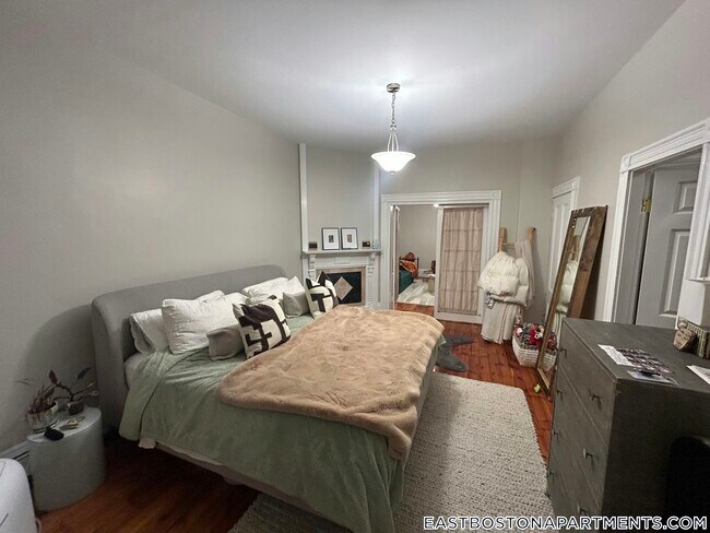 Photo - 279 Webster St Unidad 2