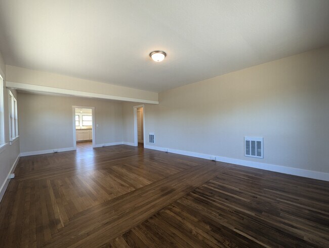 Photo - 211 Freitas Rd