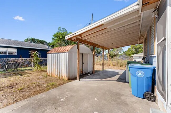 Photo - 1430 16th St W