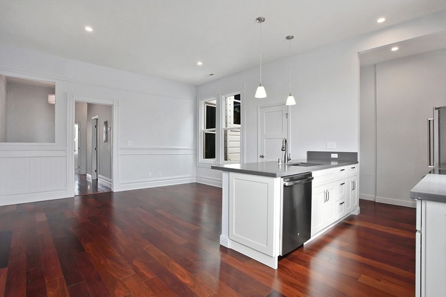 Building Photo - 800 Lyon Rental
