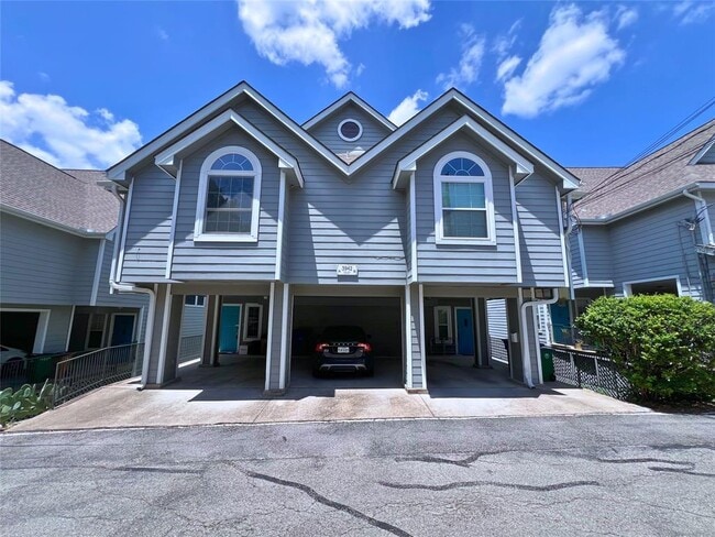 Building Photo - 3942 Shoal Creek Blvd Rental