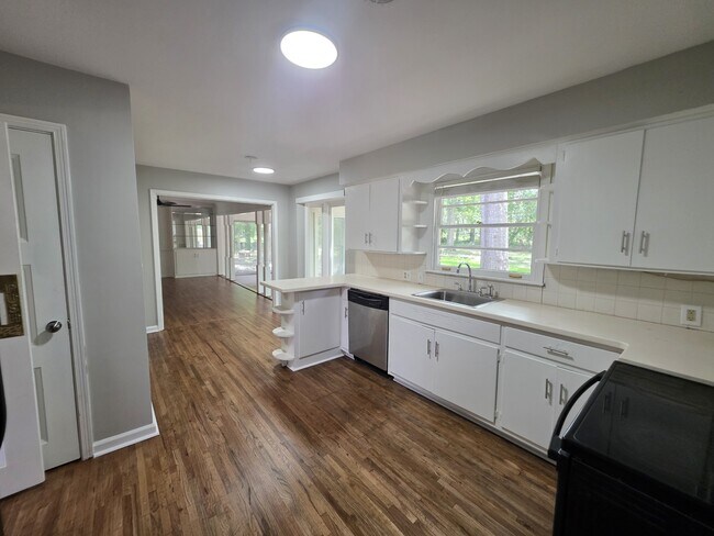 Photo - 2663 Ashlawn Dr