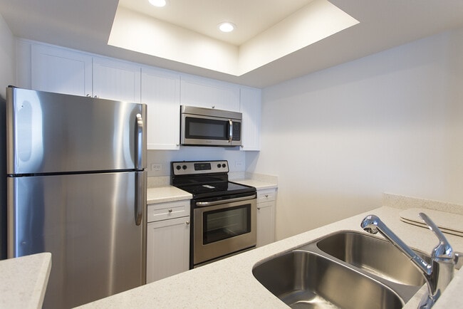 Photo - 1 Bed/1 Bath with Breathtaking Views | A Seacoast Drive Gem in Imperial Beach! Unidad 933-M