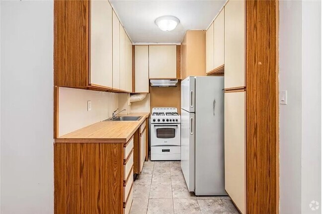 Building Photo - Spacious 1 Bedroom 1 Bathroom Unit 3E Rental