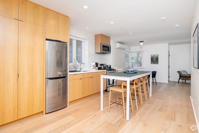 2BD, 2BA - Cocina - 2403 Centinela Ave