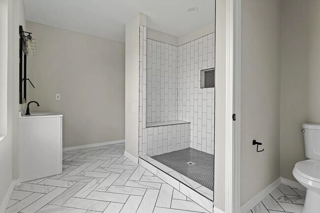 Photo - 534 Oakwood Ave