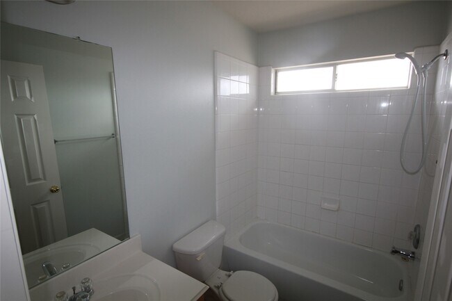 Photo - 6418 Mountain Pines Ln