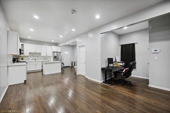 Photo - 352 N Avers Ave