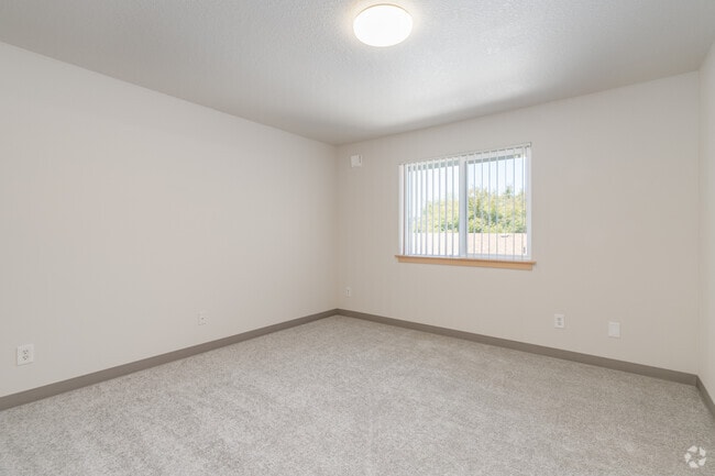 3BR, 2BA - 1,190SF - Primary Bedroom