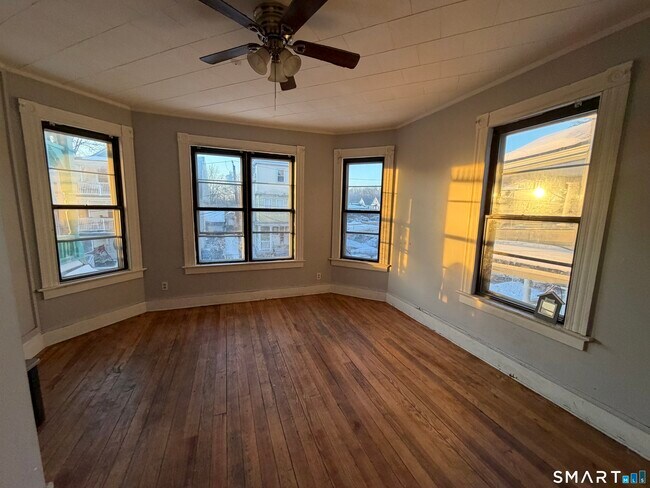 Photo - 29 Silver St Unit 2