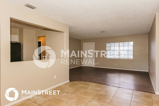 Photo - 890 Cynthia Dr