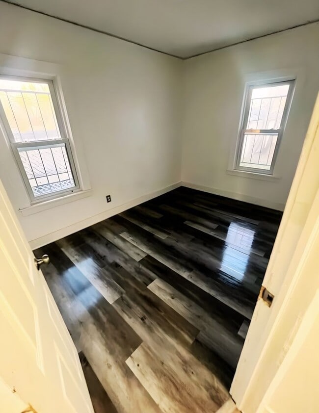 Photo - 9264 Ward Ave