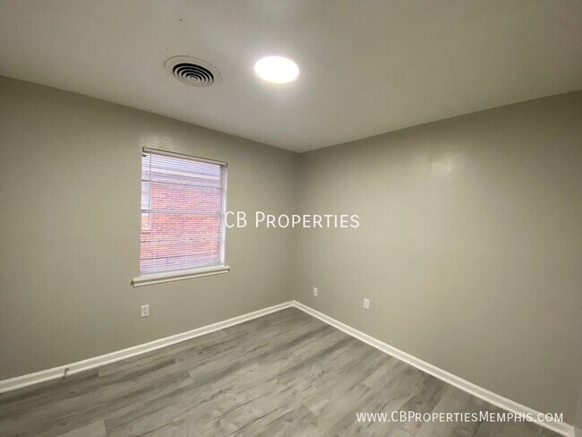 Photo - 1608 Oakwood St