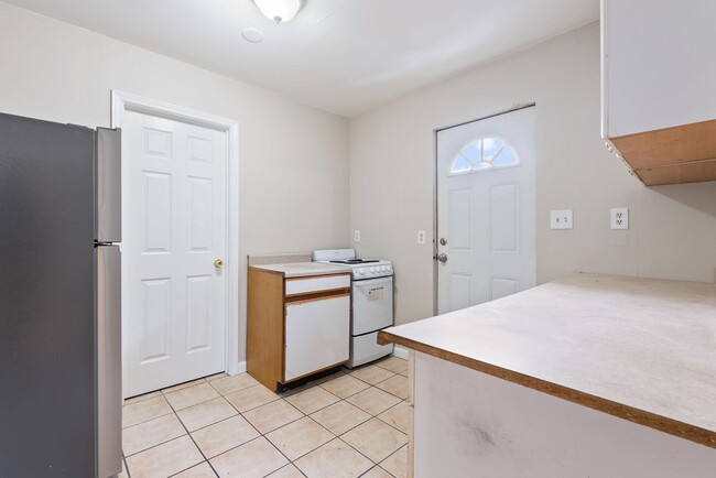 Photo - Quirky 1-bedroom for a Reasonable Price! Unit 6028 NE Ainsworth St - D