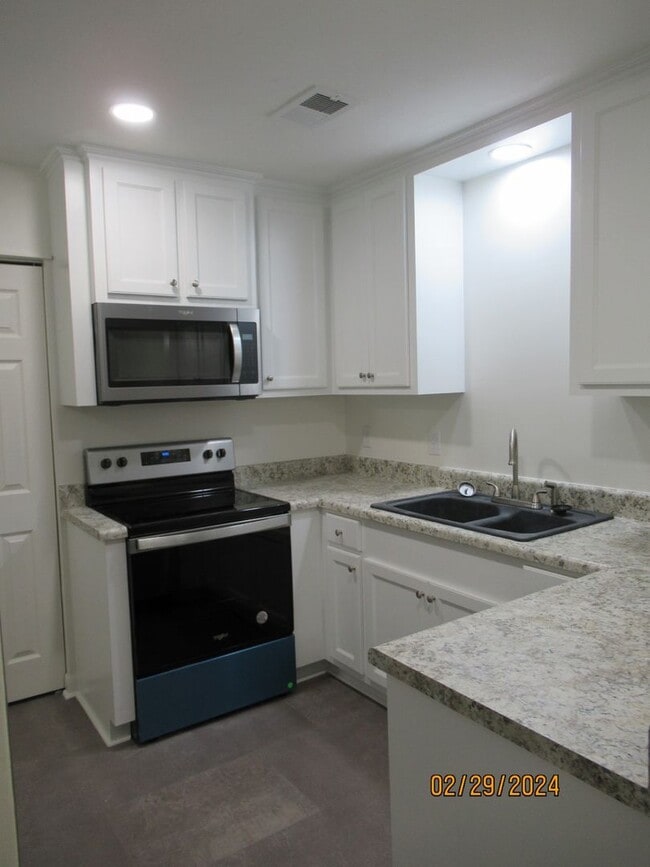 Photo - 3 Bedroom, 2 Bathroom in Willow Run Unit K-3