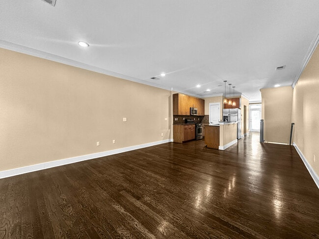 Photo - Charming 2 Bedroom 2.5 Bathroom Apartment ...