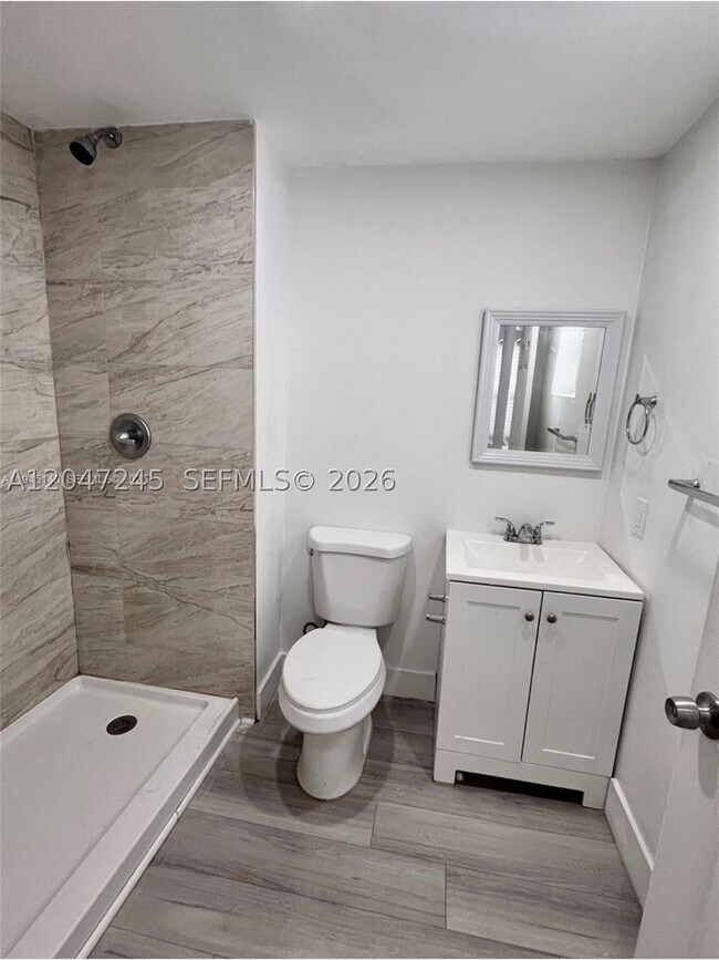 Photo - 852 SW 13th Ct Unit 5