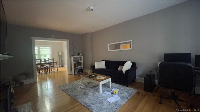 Photo - 814 Farmington Ave