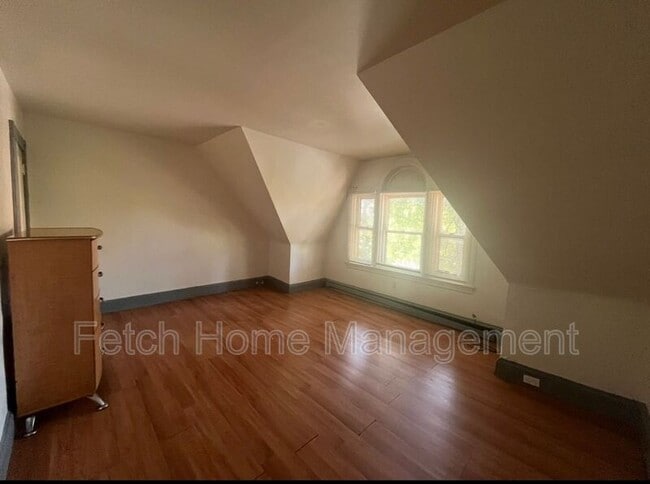 Photo - 618 E King St