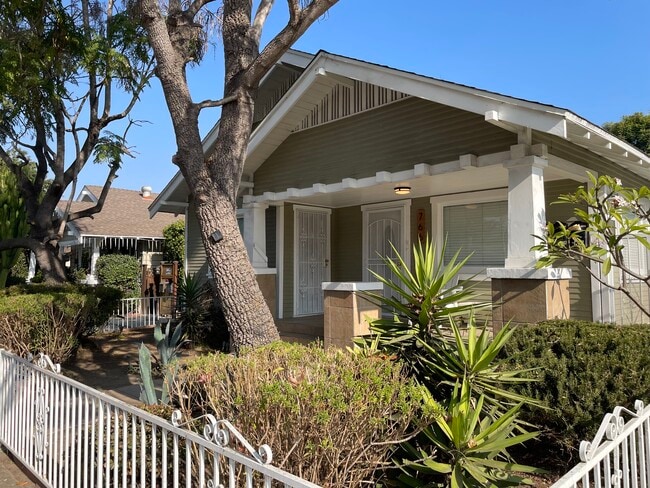 Photo - 766 Temple Ave