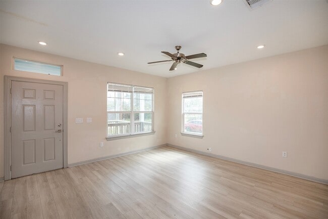 Photo - 2314 Avenue G