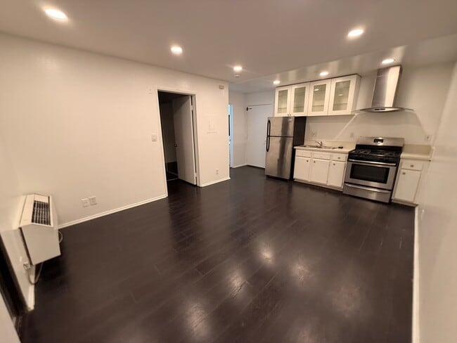 Photo - 827 S Wilton Pl Unit 207