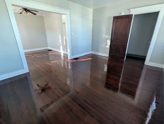 Building Photo - 1700 State St Unit 1