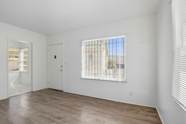 Photo - 103 E Tamarack Ave