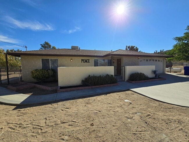 Building Photo - 1/2 Acre and All Tile!