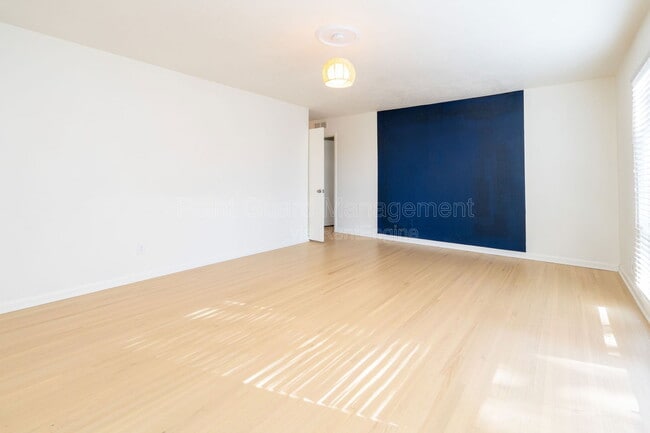 Photo - 6002 E 8th St N