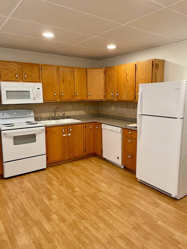 Photo - 268 Guy Park Ave Unit 2