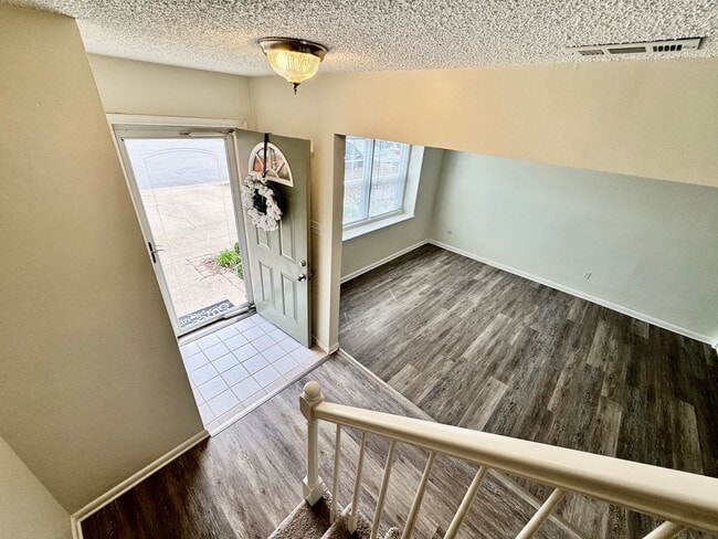 Photo - READY NOW!! Fenced Patio - Pet Friendly - Over 1,500 Square Feet!!