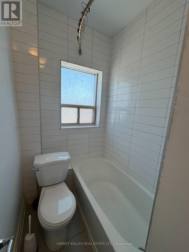 Photo - 98 Northcliffe Blvd Unit 6