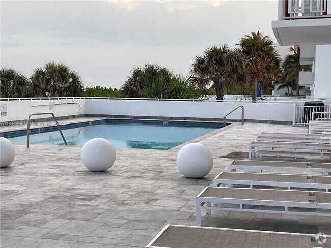 Building Photo - 401 Ocean Dr Unit 219 Rental