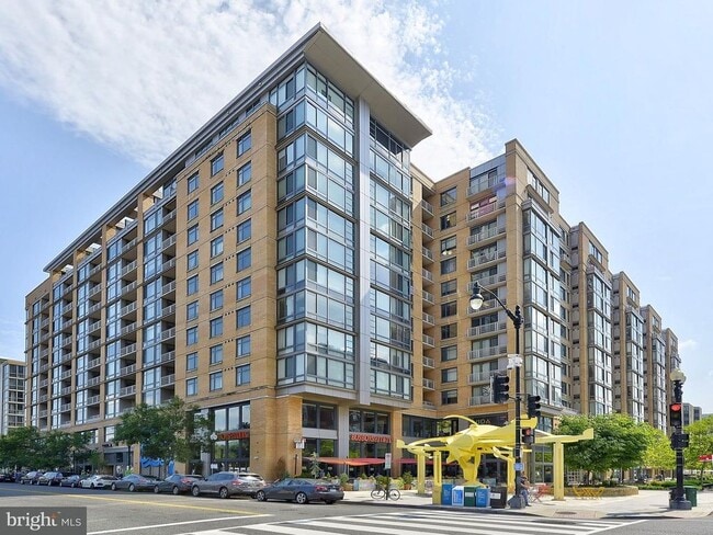 Building Photo - 475 K St NW Unit 405