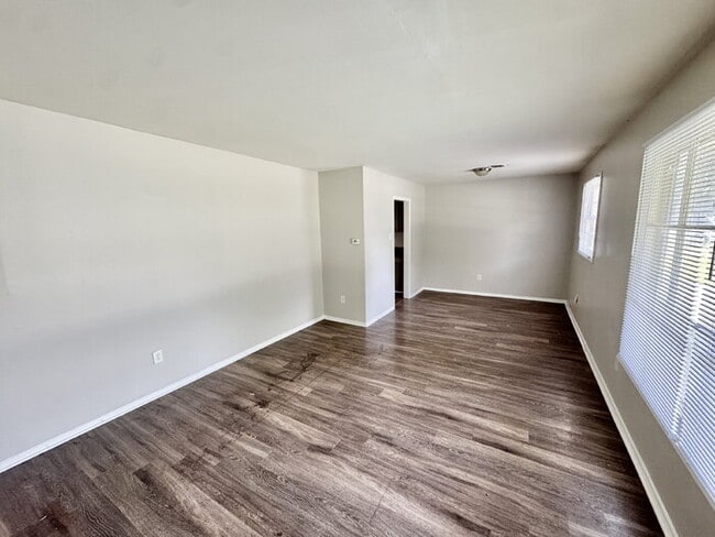 Photo - 3224 Aden St