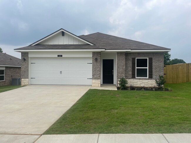 Building Photo - 110 S Rainbow Dr