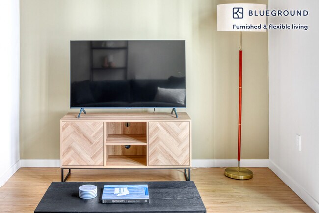 Photo - 1430 2nd Ave Unit FL4-ID401