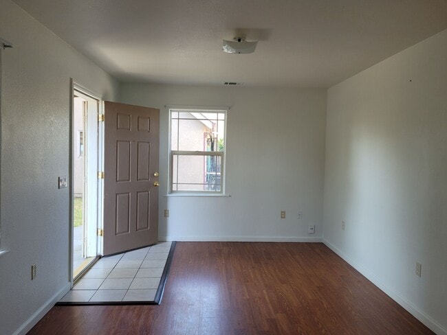 Photo - 585 South Ave