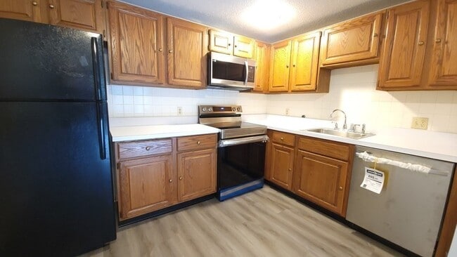 Photo - 230 Chickering Rd Unidad 10
