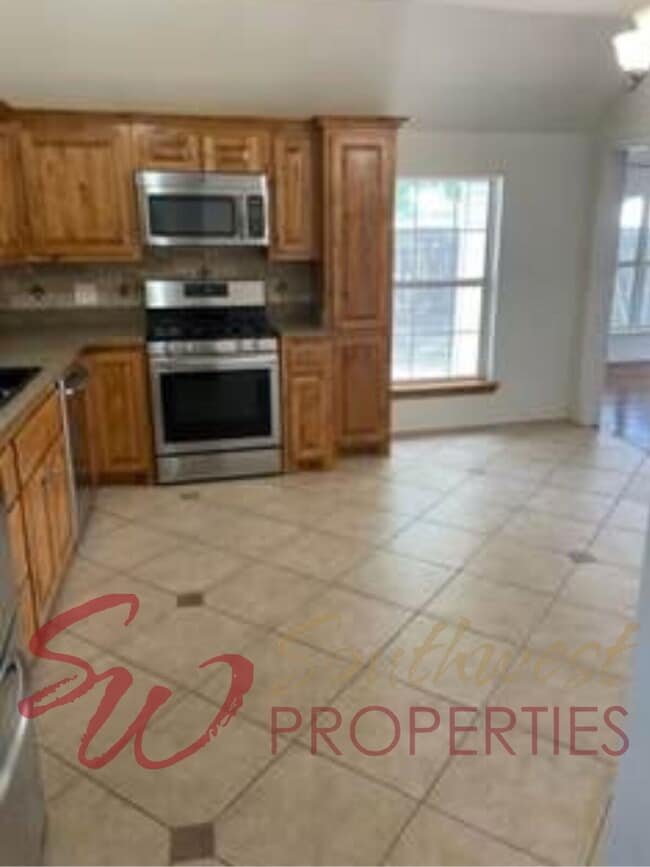 Photo - Good looking 3 bedroom 2 bath with huge yard!